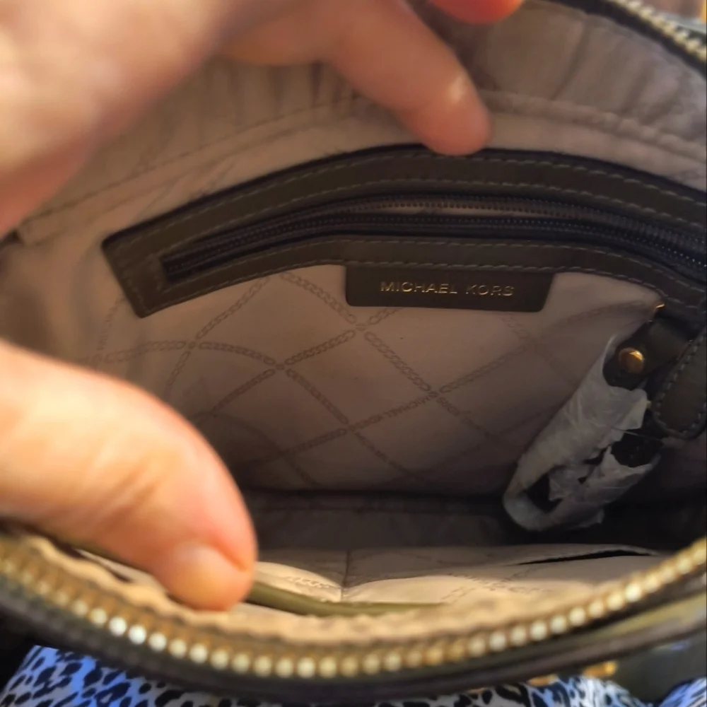 Michael Kors Gloria Leather Crossbody Messenger Bag Olive-Gray - like New